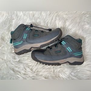 Keen Big Kids Targhee Mid WP Waterproof Hiking Boot size 1 youth grey and teal